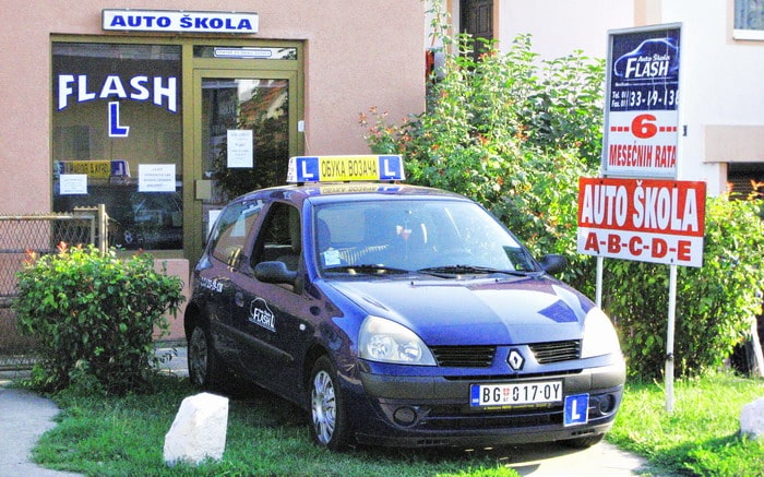 Auto škola Flash L vozilo