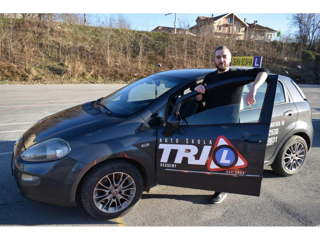 auto skola trio academy rakovica petlovo brdo vozilo